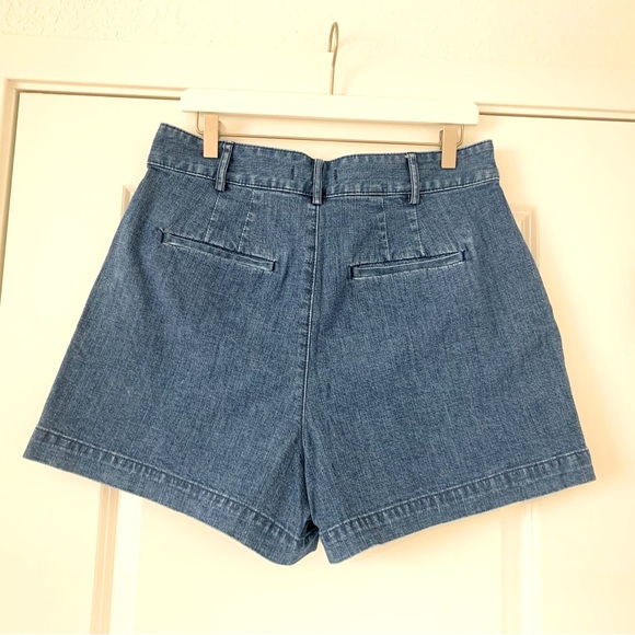 MOVING SALE | Women’s Madewell Blue Denim Pleated Shorts, Size 12 - Picture 7 of 7